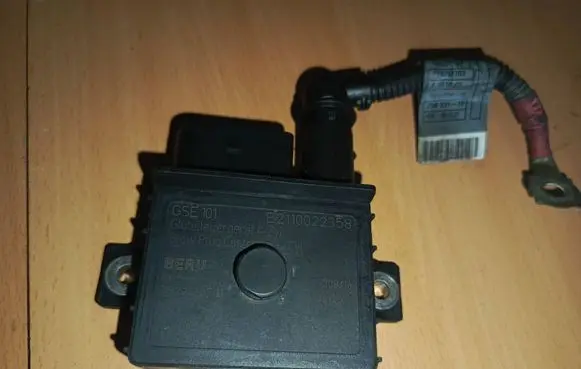 Audi A6 S6 C6 4F Glow plug pre-heat relay E2110022358