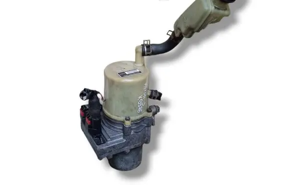 Mazda 3 II Power steering pump BBM5-32-600