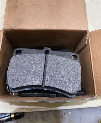 Mazda 323 Brake pads (front) 28BK611