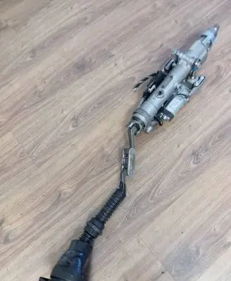 Steering wheel axle set