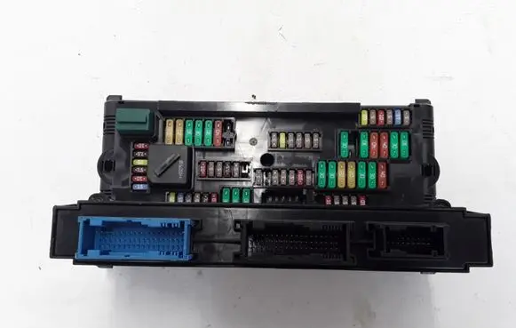 BMW 5 F10 F11 Fuse module 9252815