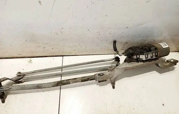 Front wiper linkage and motor