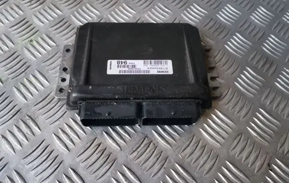 Volvo S40, V40 Engine control unit/module S118245002E P30614948 30614948