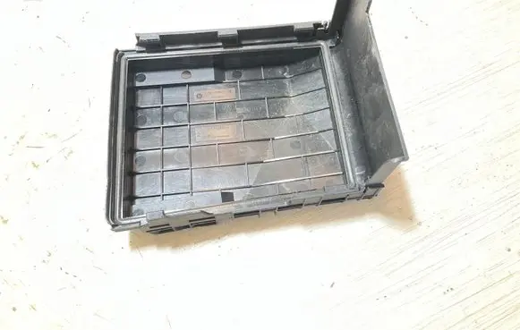 Volkswagen Golf V Fuse box set 1K0937132F 014189871 17180061
