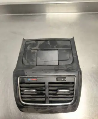 Rear air vent grill