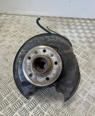 Mercedes-Benz SLC C107 Rear wheel hub A1263520404 1263520404