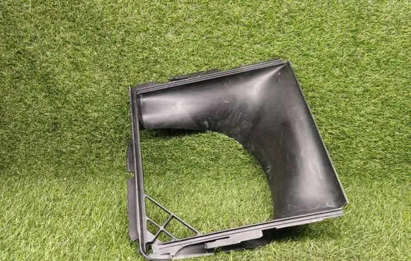 Volkswagen Touareg I Intercooler air guide/duct channel 7L0117340