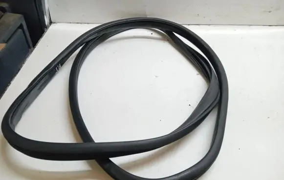 Mazda 3 III Trunk rubber seal (body) 