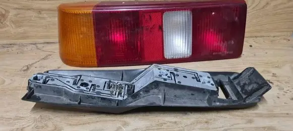 Ford Mondeo MK I Rear/tail lights 87BG13A603BA