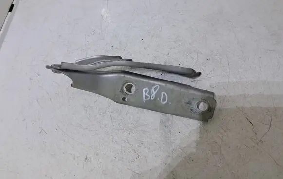 Volkswagen PASSAT B8 Engine bonnet/hood hinges 3G0823302