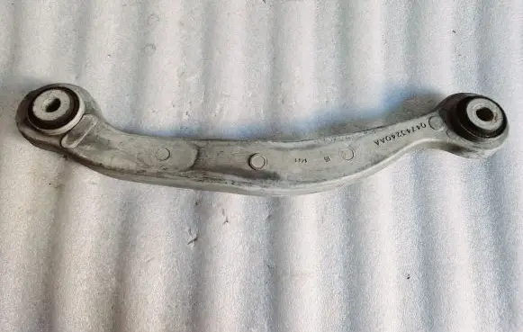 Dodge Challenger Rear upper control arm/wishbone 04743240AA