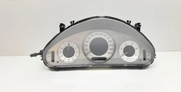 Mercedes-Benz E W211 Speedometer (instrument cluster) A2115408947