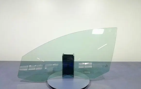 Volkswagen PASSAT B6 Front door window glass four-door 