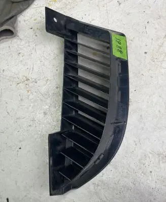 Mitsubishi Colt Front bumper lower grill MN127773