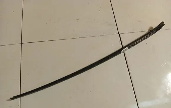 Toyota Avensis Verso Windshield trim 