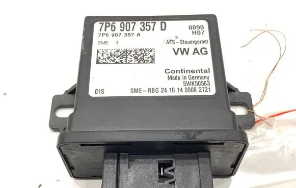 Volkswagen Golf VII Xenon control unit/module 7P6907357D