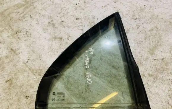 Opel Omega B1 Rear vent window glass 
