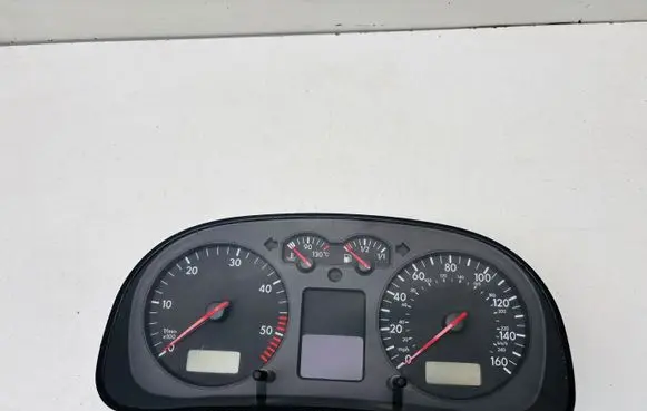 Volkswagen Golf IV Speedometer (instrument cluster) 1J0920926C 0263037073