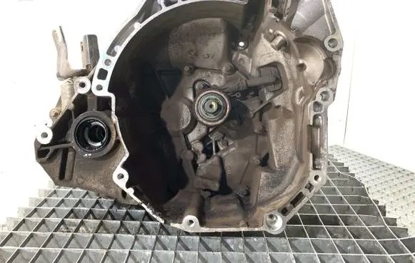 Nissan Micra Manual 5 speed gearbox JH3303