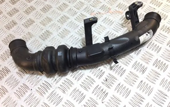 Ford Kuga II Intercooler hose/pipe DS736C646FJ