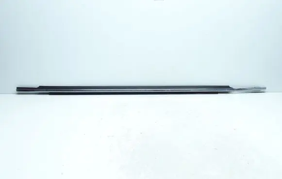 Volvo XC90 Front door glass trim molding 30661284