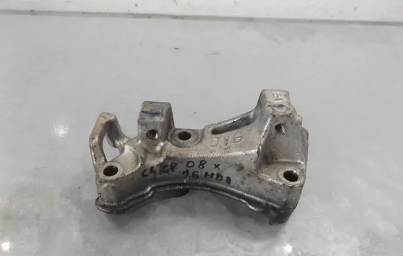 Citroen C4 Grand Picasso Engine mounting bracket 9681861680