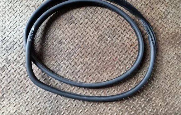 Land Rover Range Rover Evoque L538 Front door rubber seal BJ3220708A