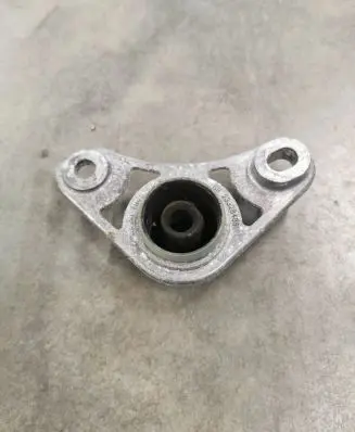 Cadillac ATS Muffler mount bracket/holder 23328485