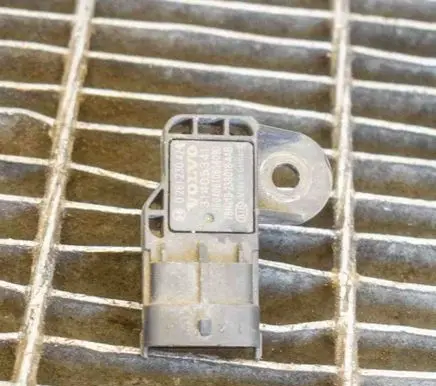 Volvo XC90 Air pressure sensor 0261230424 31405341