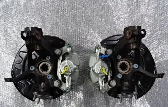 Volkswagen Golf VII Front wheel hub spindle knuckle 5Q0407256Q