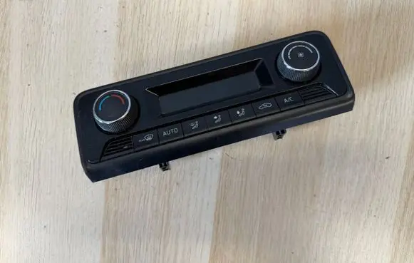 Skoda Fabia Mk3 (NJ) Interior fan control switch 6V0907044