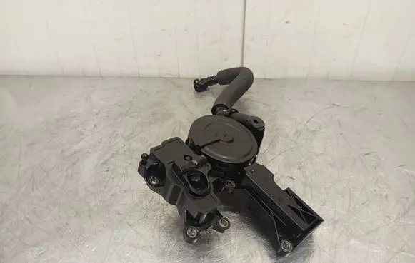 Audi A4 S4 B8 8K Oil breather separator 06H103495A