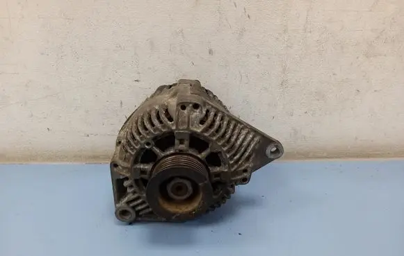 Renault Laguna I Generator/alternator A13VI164 7700104209 7700414371