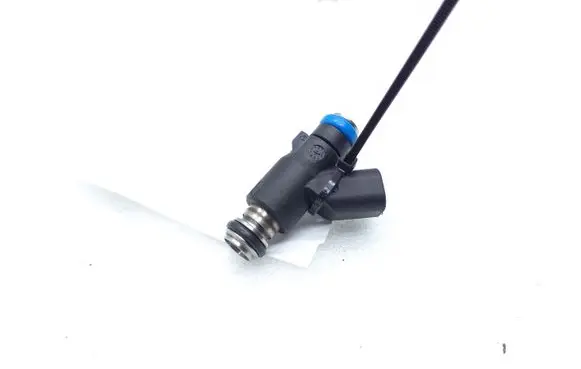 Hyundai Genesis Fuel injector 353103C200