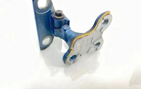 Volvo V60 Front door upper hinge 31218514 A046572