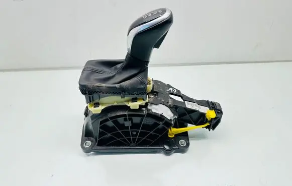 Volvo V60 Gear shifter/selector 31367921