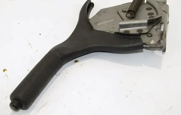 Mazda Tribute Handbrake/parking brake lever assembly