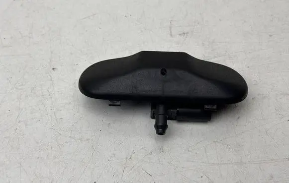 Volkswagen PASSAT B8 Windshield washer spray nozzle 5G0955986