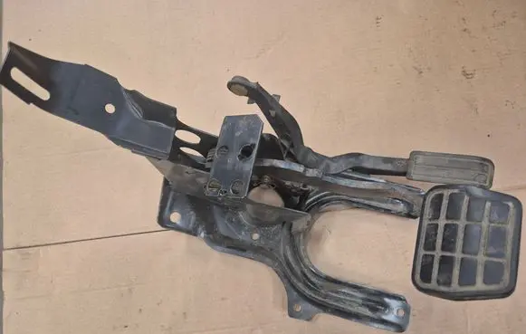 Volkswagen Golf II Pedal assembly 191721111C 191723509 191723141A