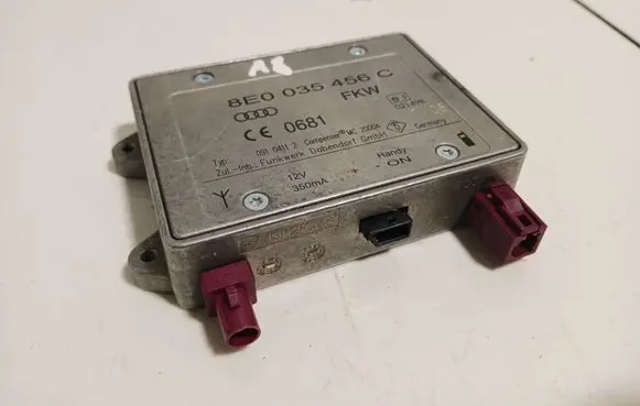 Audi A8 S8 D3 4E Aerial antenna amplifier 8E0035456C