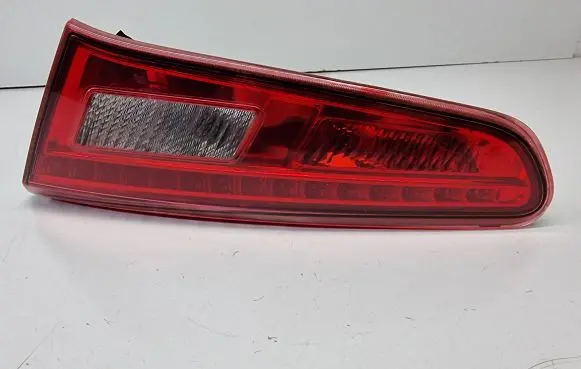 Alfa Romeo Giulietta Tailgate rear/tail lights 50513400