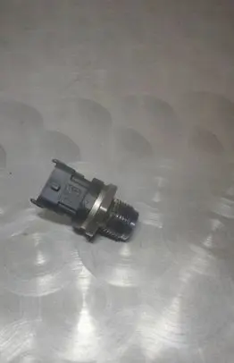 Fuel pressure sensor