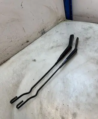 Opel Astra G Front wiper blade arm H100969906