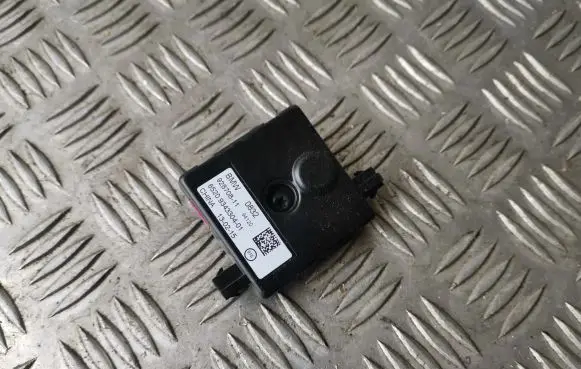 BMW X5 F15 Aerial antenna amplifier 9343304 65209343304 6520934330401