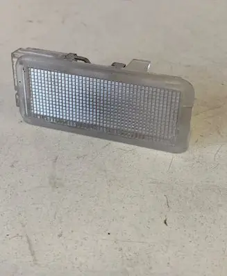 Peugeot 607 Glove box light