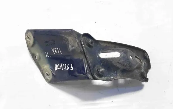 Skoda Yeti (5L) Fender mounting bracket 5L0821141