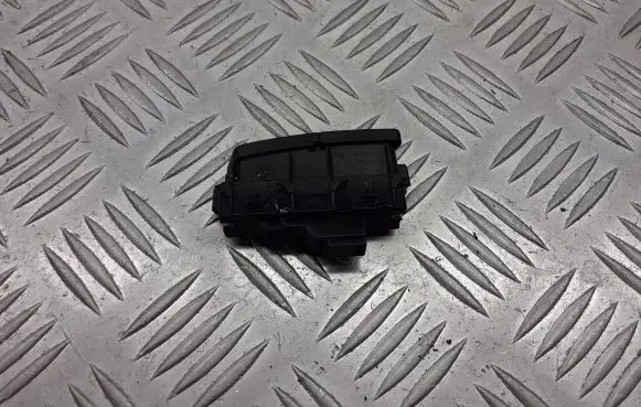 Mercedes-Benz C W204 Central locking switch button A2048706410