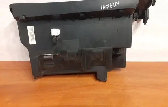 Nissan Qashqai Glove box 11104 68520HV50A