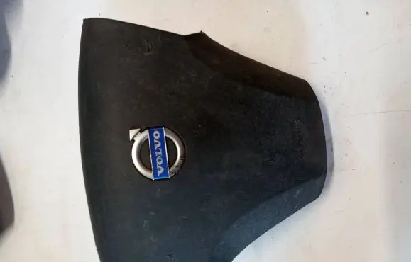 Volvo C30 Steering wheel airbag 8623349