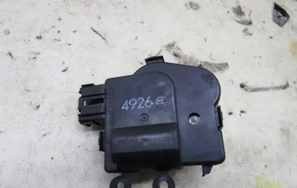Mazda 3 II A/C air flow flap actuator/motor 4926A